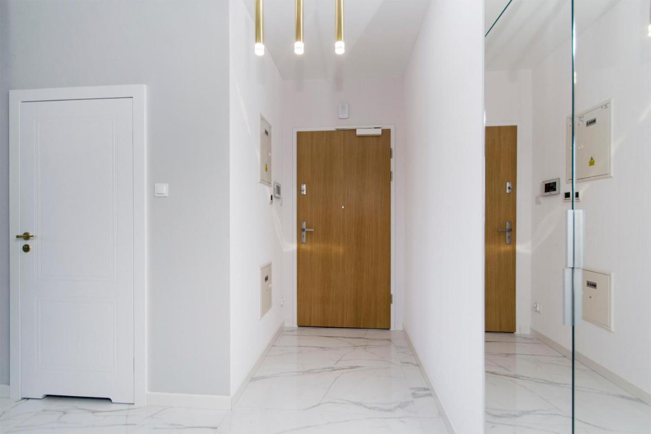 Yacht Park Rentyear Apartments Gdynia Extérieur photo